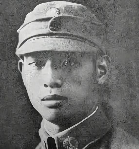 1939年，国军营长史恩华，被日军包围，师长大惊，连忙组织人员营救，谁知营长却说