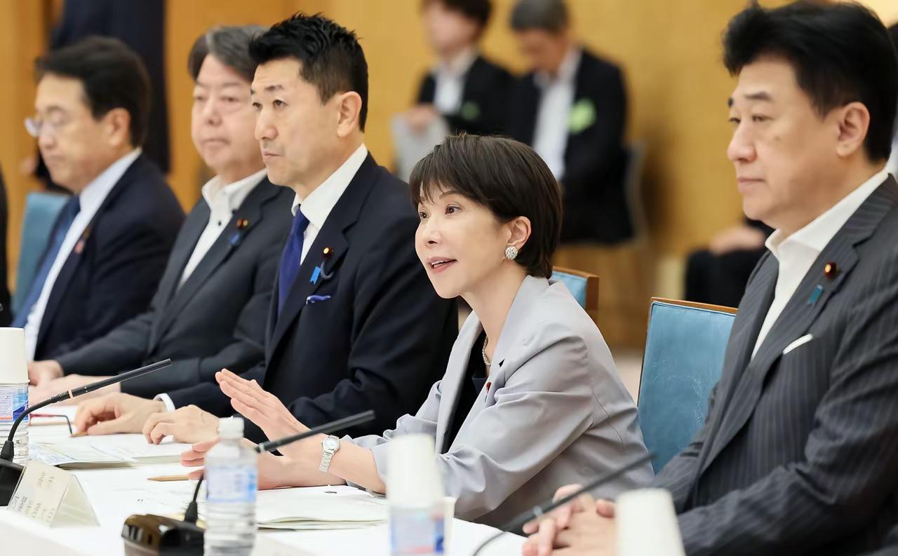 没搭理，日本找中国谈。7月14号日本那边自己承认了，7月6号上午接到咱们的事