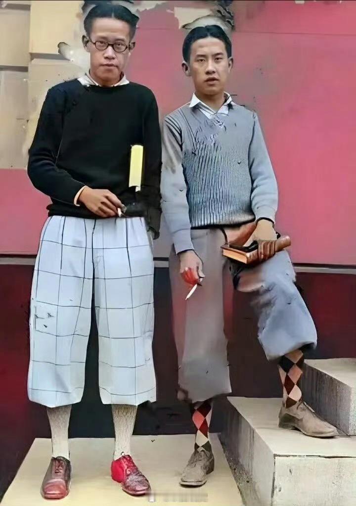 1926年袁世凯的两个儿子，袁克恒和弟弟袁克坚在美国哈佛大学的一张合影！