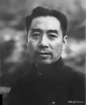 蒋介石为什么不敢动周恩来？若动他：估计老蒋整个嫡系都得反！这话真不是空口白话