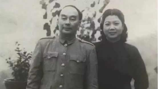 1936年，胡宗南看上有夫之妇的黄采楹，当即给她1000大洋：“嫁给我吧”！谁知