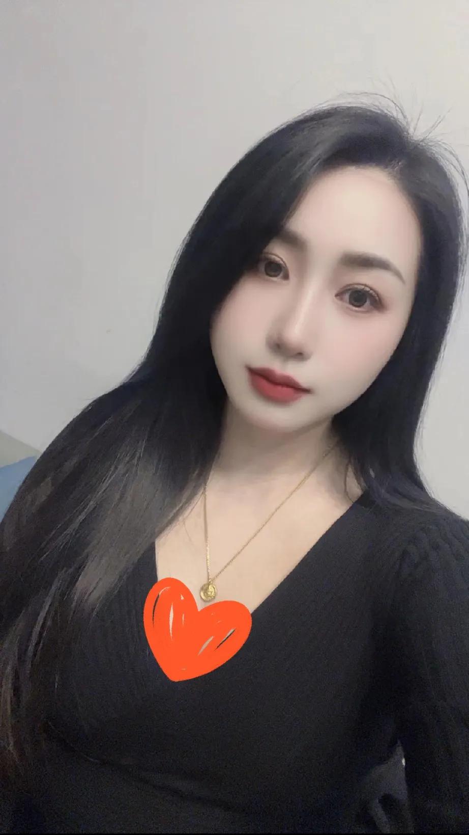 今天问闺蜜用一件事证明消费降级她说我老公最近开始碰我了把我听的一头雾水