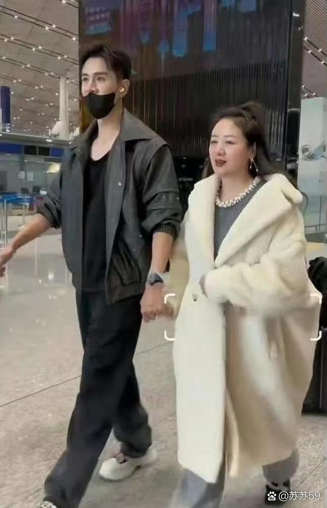 真爱是，无论妻多胖，都自豪地带她出门，展示她是我妻。经超做到了。