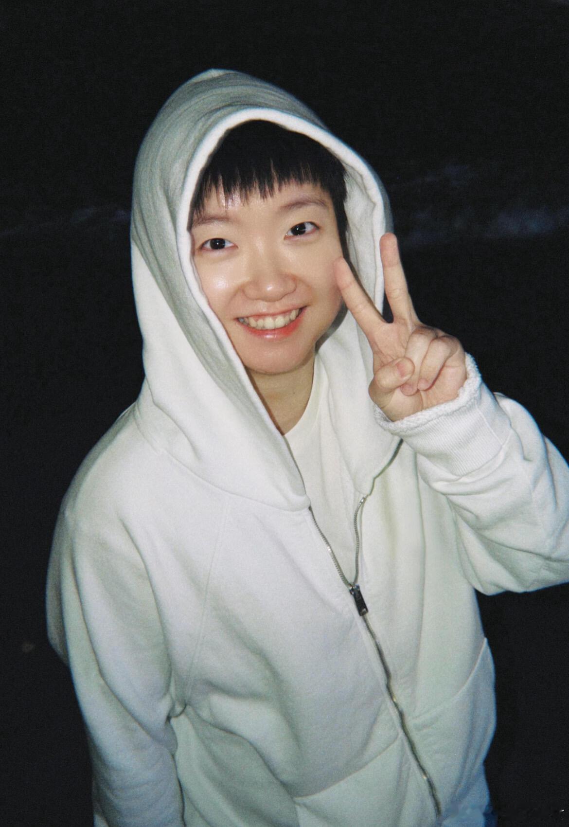 孙颖莎腊八节在训练场馆度过腊八节大家都在喝腊八粥、忙团圆，网友居然偶遇孙颖莎下训