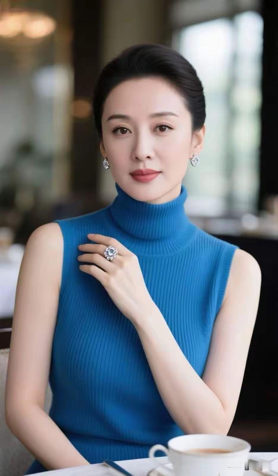 见过那些走路带风的职场姐姐吗?职场女性，风风火火。女中豪杰，不让须眉。智慧