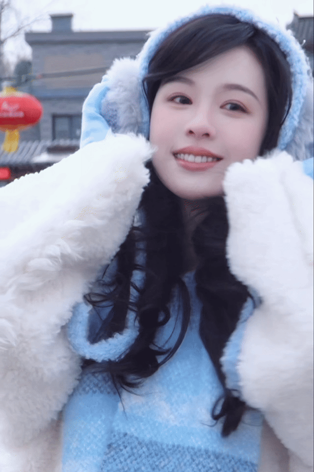 今年的汤圆是陈都灵馅的谁能拒绝陈都灵这颗“元宵限定汤圆”！软糯又可爱，笑起来甜到