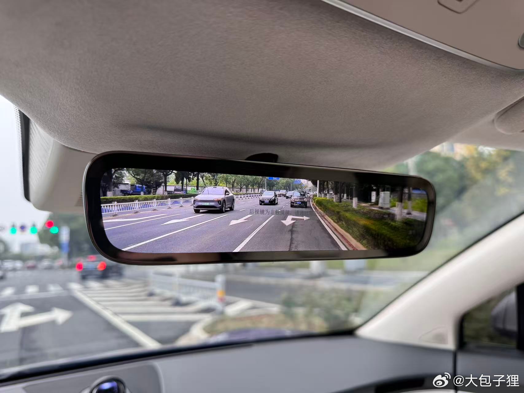 智界R7的后装电子后视镜其实挺早前就装好了，装好以后一直比较忙，都没有怎么细看，