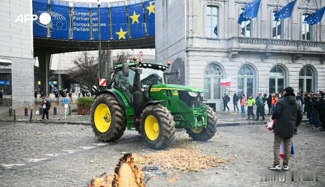 尽管农民愤怒抗议、而且法国持反对立场，欧洲多数成员国还是在周五批准了与南方共同市