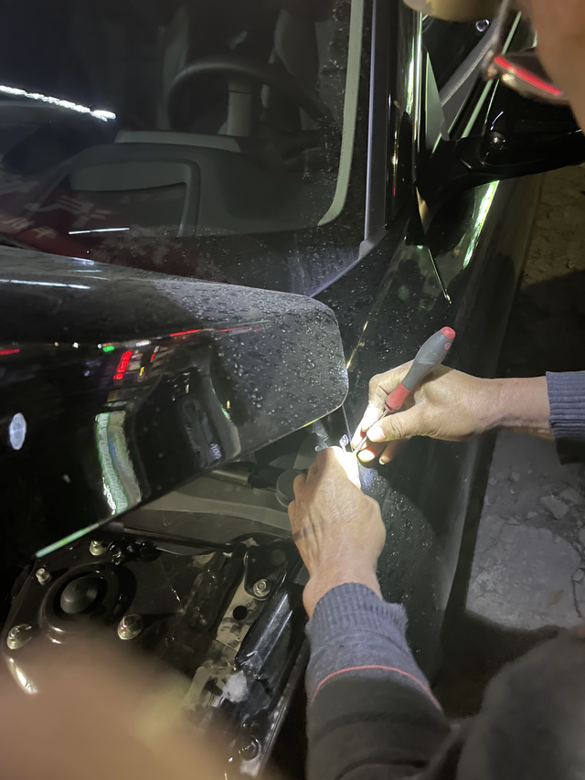 十一代半雅阁行人保护屏蔽系统之前看某音上面很多人机盖都弹开了，我就晚上买了配件