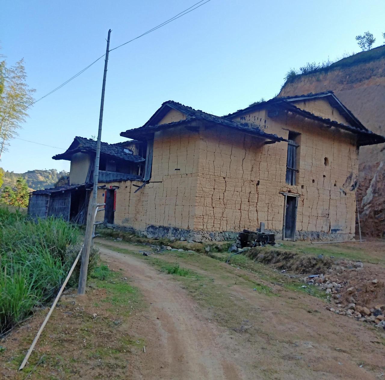 我说嘛我不是最惨的！失业了，老板跑路，赔偿一分没拿到，携5千存款回农村。55