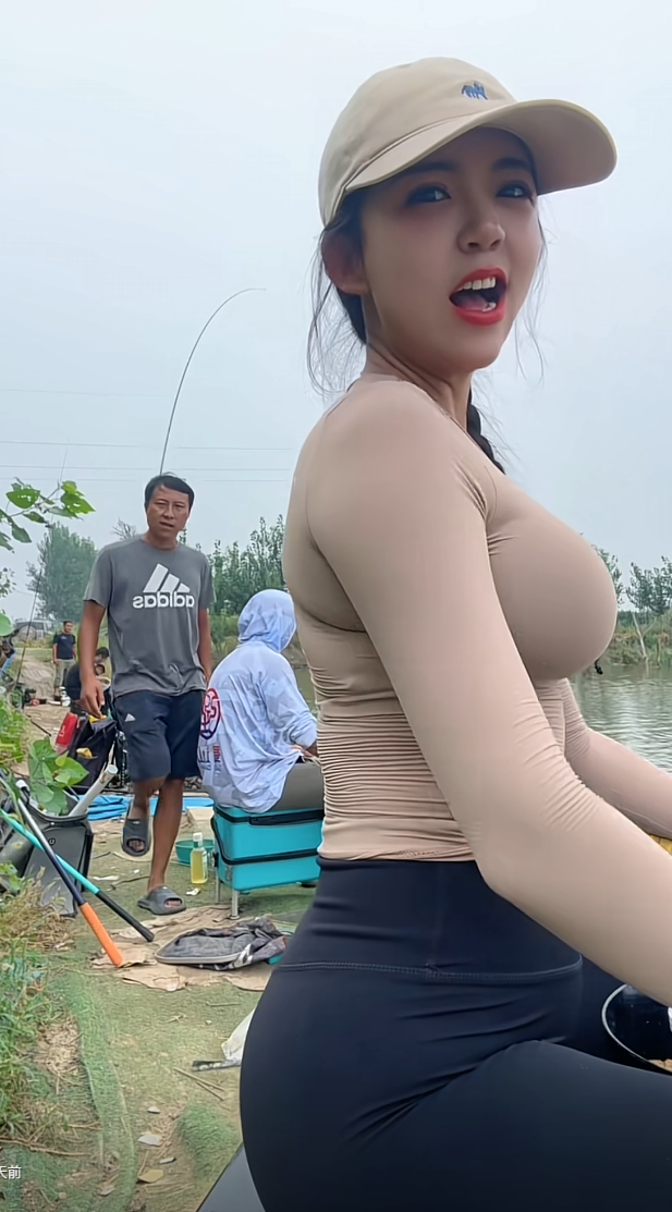 最快乐的就是钓鱼的时候上鱼