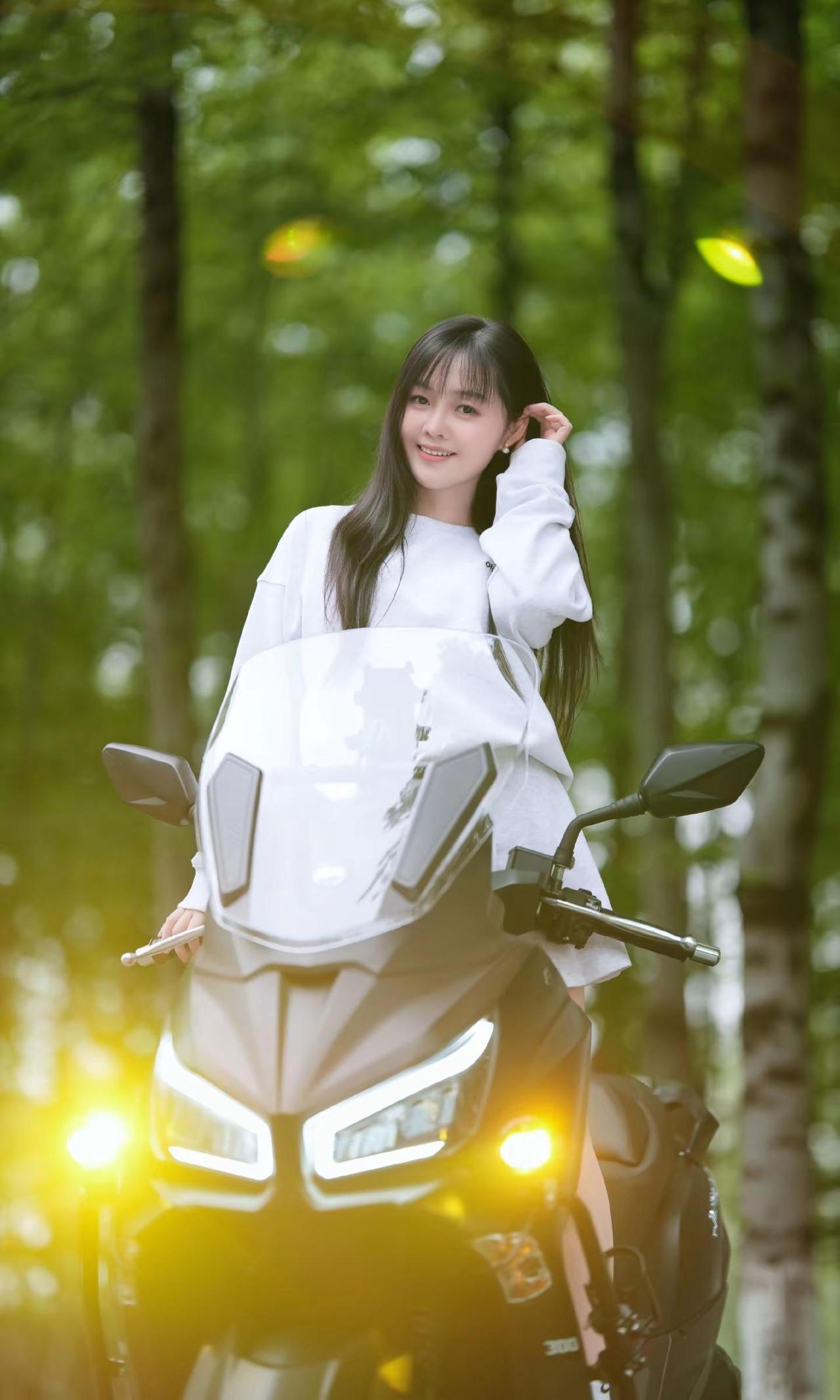 四十一而已，偶尔也可穿些少女感的衣服。祝4.17白羊座的自己岁岁回甘如愿如饴