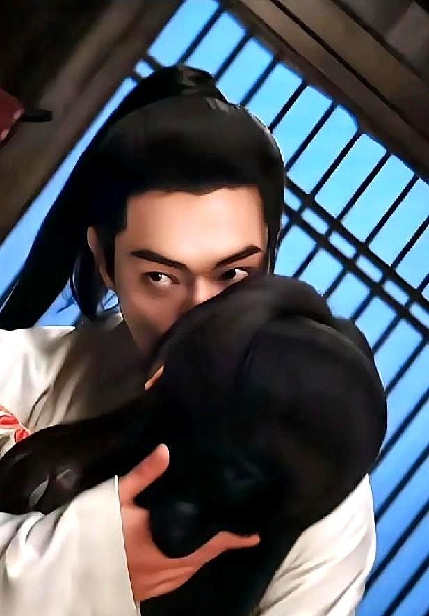 许凯临时加戏，亲了杨紫，导演没喊停。一条过，全场安静了三秒。没人喊NG，因为