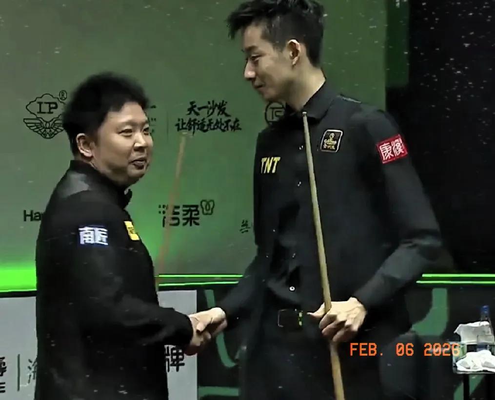 香港大奖赛，与肖国栋与斯佳辉同时进行另一场1/4决赛中国球员德比战:张安达5-