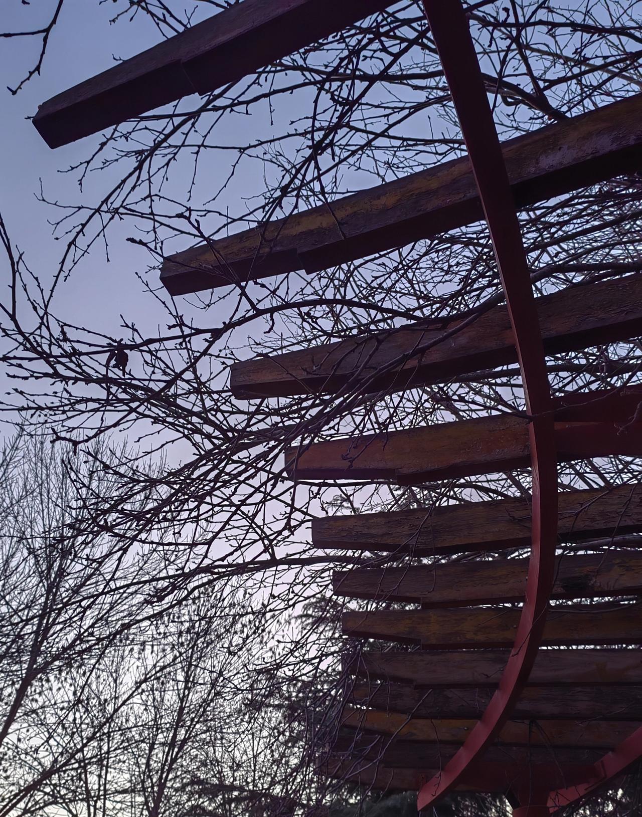 一般情况下，若不知道单位领导能力如何，看关键部门负责人水平可知。关键部门负责人