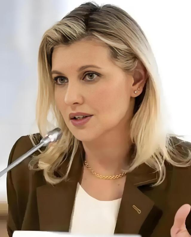 四年战争，泽连斯基的老婆终于扛不住了！3月30日，乌克兰第一夫人叶莲娜・泽