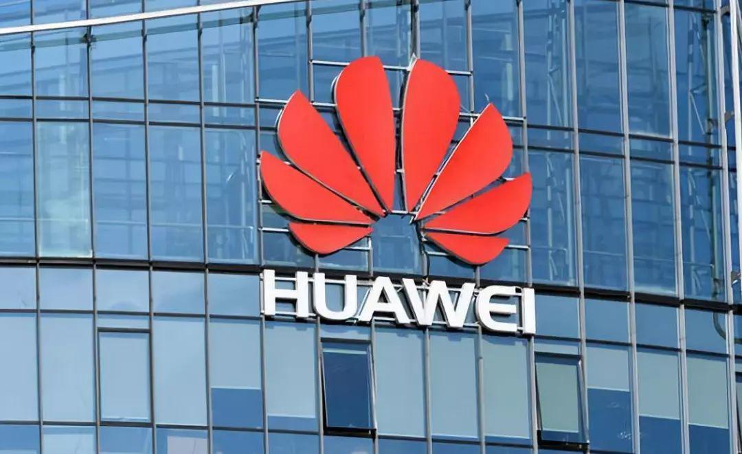 近期有数码博主爆料，华为将在今年11至12月发布nova17Air新机。这款