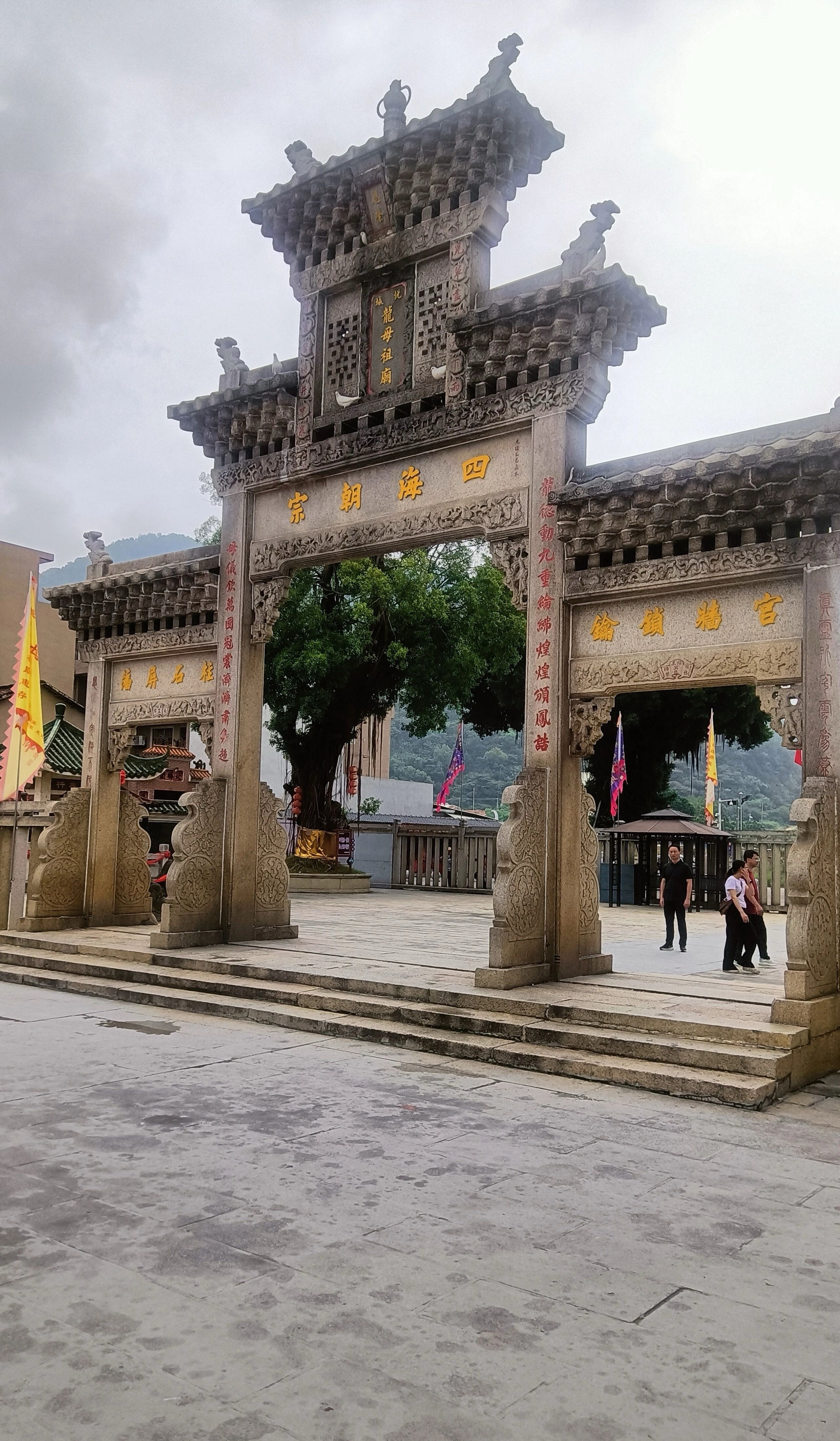 中医的尽头，是“中”。不是中西之“中”，而是中庸之“中”，是阴阳平衡之“中”。开方不再追求虎狼之药，
