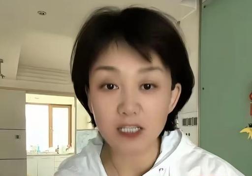 “正义永不缺席！”577万粉女记者杨威曝光漳州“药水杨梅”后遭死亡威胁，对方甩来