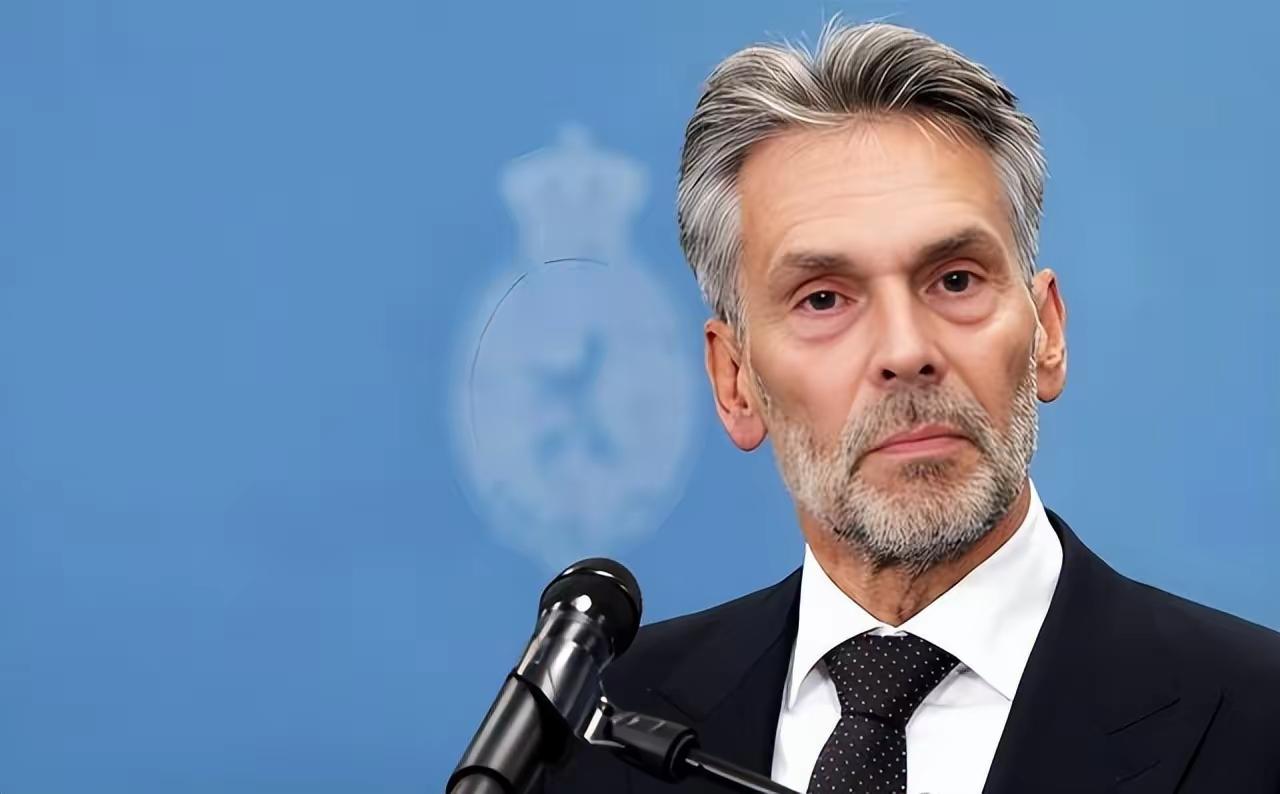 荷兰这波“高瞻远瞩”的操作，真是把自己玩明白了！不得不说，荷兰在半导体领域的