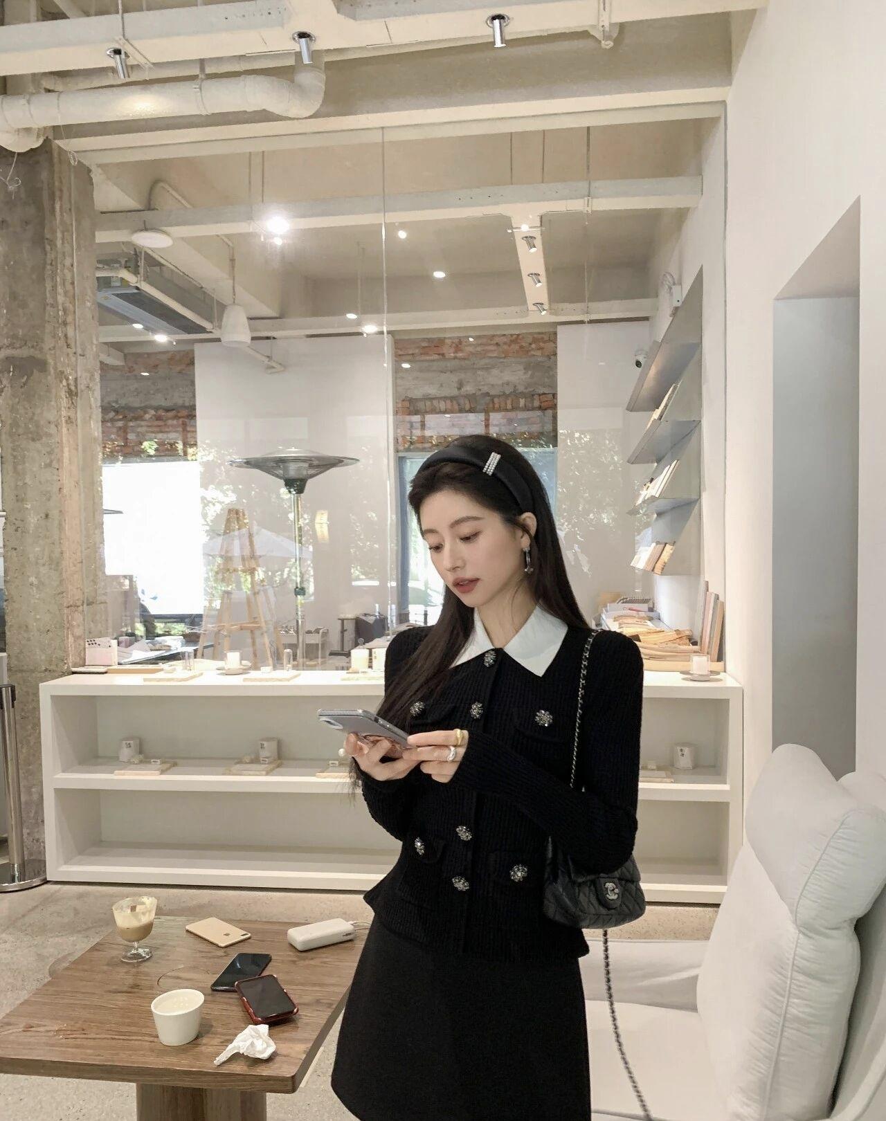  小香风穿搭的快乐，是街角的阳光和自在的心情给的，松弛感拉满～