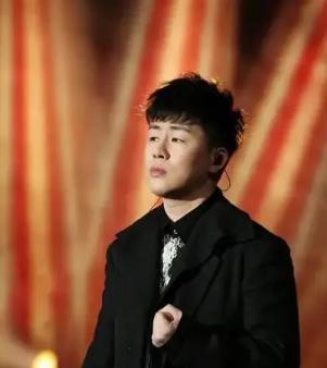 一次，胡彦斌自曝：“当年有一段感情，我是真的很爱对方，但是我妈妈真的有点合不来，