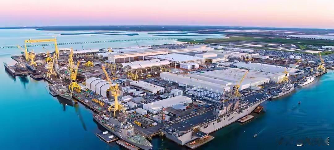 目前我国具备航空母舰建造能力的造船厂有：大连造船厂江南造船厂而具备潜在航母