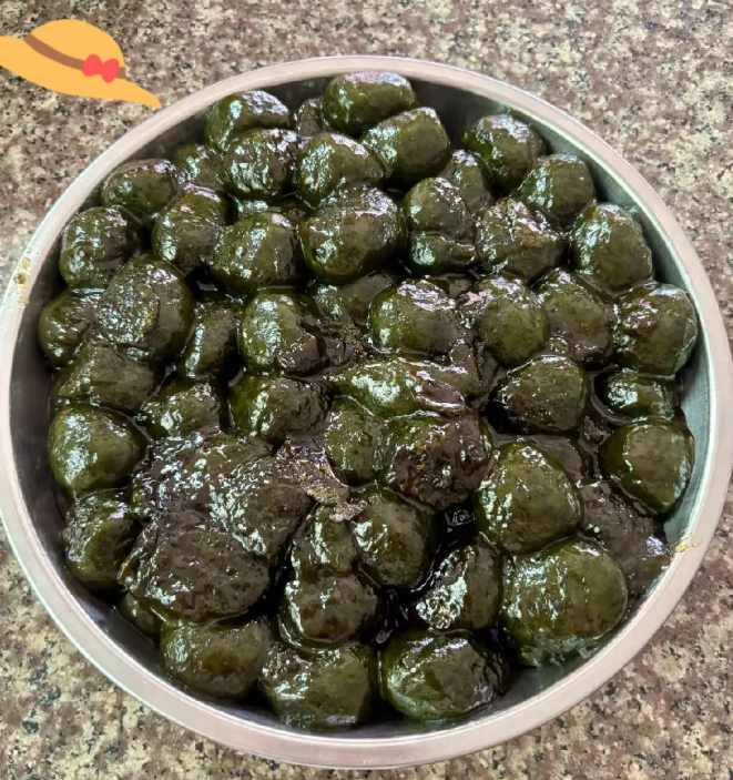 朋友们看看这个是什么美食？有谁吃过，知道这个美食叫什么吗？
