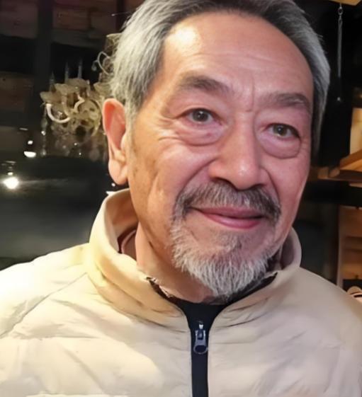 现如今，王奎荣已经80岁，妻子饶芯语43岁，家中还有两个正在上小学的孩子，妻子婚