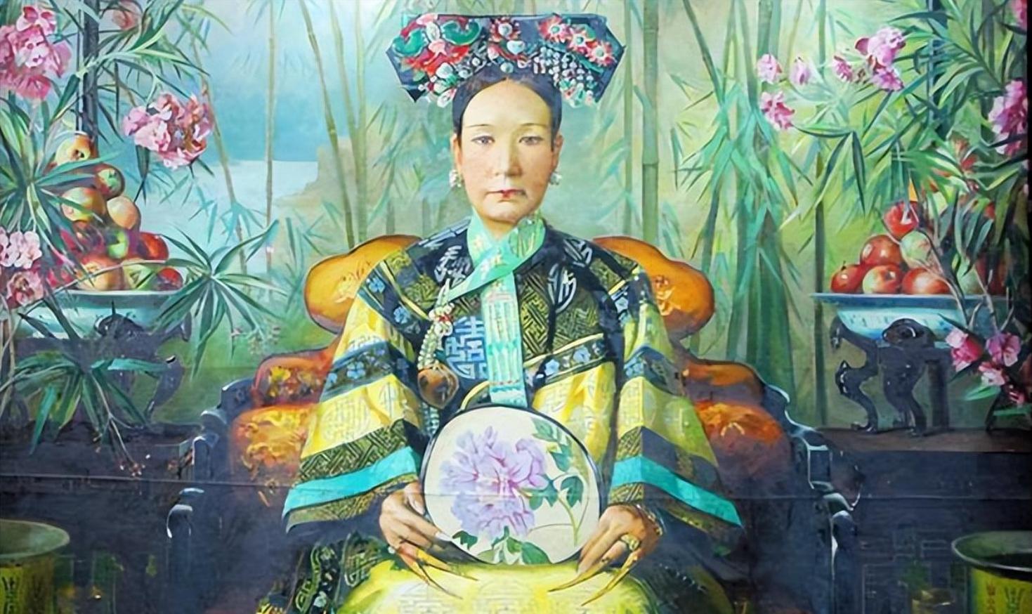 慈禧死后，清朝大乱，权力雪崩。光绪帝驾崩后，大清朝的局势骤然紧张。慈禧太