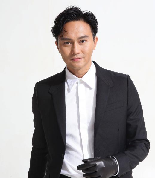 鲁豫问张智霖："你在拍戏的时候会不会因戏生情？"张智霖说："我是不会爱上女同事
