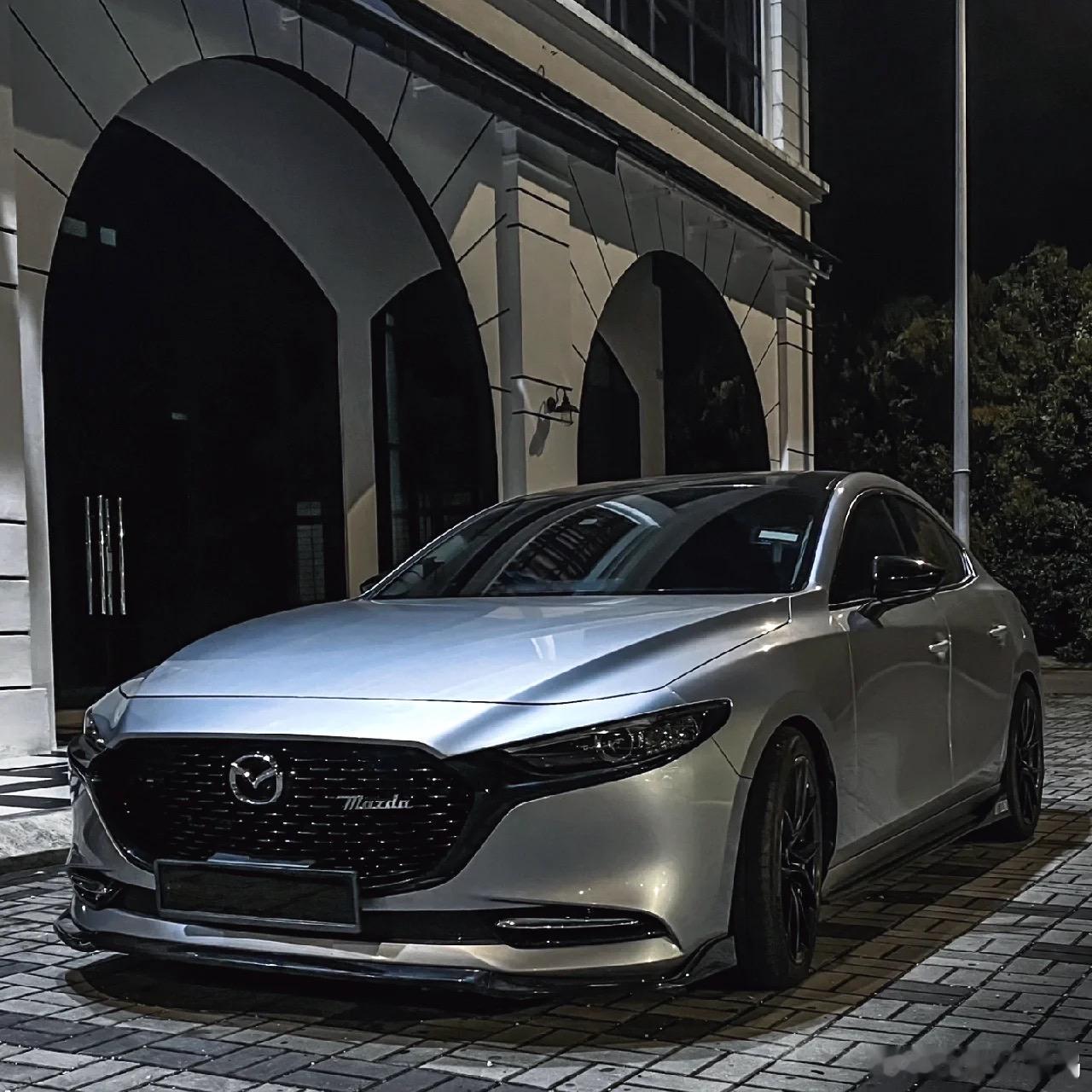 大众喜欢研究国人、国产新能源喜欢研究内饰，而马自达喜欢研究“法律”？大家都清楚，