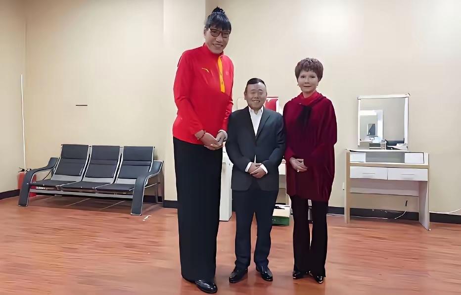 三位大名人，有人认识吗？据说认识他们的人，绝对超过70岁了，但凡认识一位，说明你