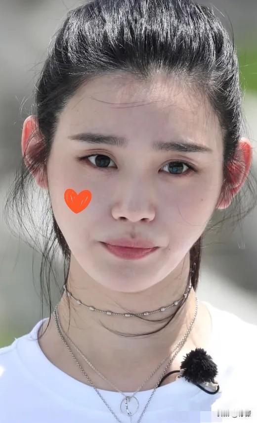我妈看人的眼光是真厉害！第一次见奚梦瑶的照片，她就跟我说：“找老婆就得找这样的