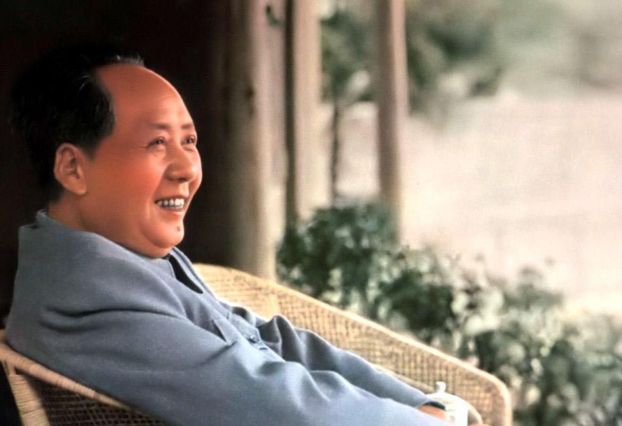 毛主席是历史上最伟大的：革命家、政治家、军事家、思想家、哲学家、理论家、战