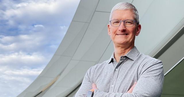 苹果CEO库克抛出惊人言论,振聋发聩!他说:“我们死守中国制造,不是因为中国工厂