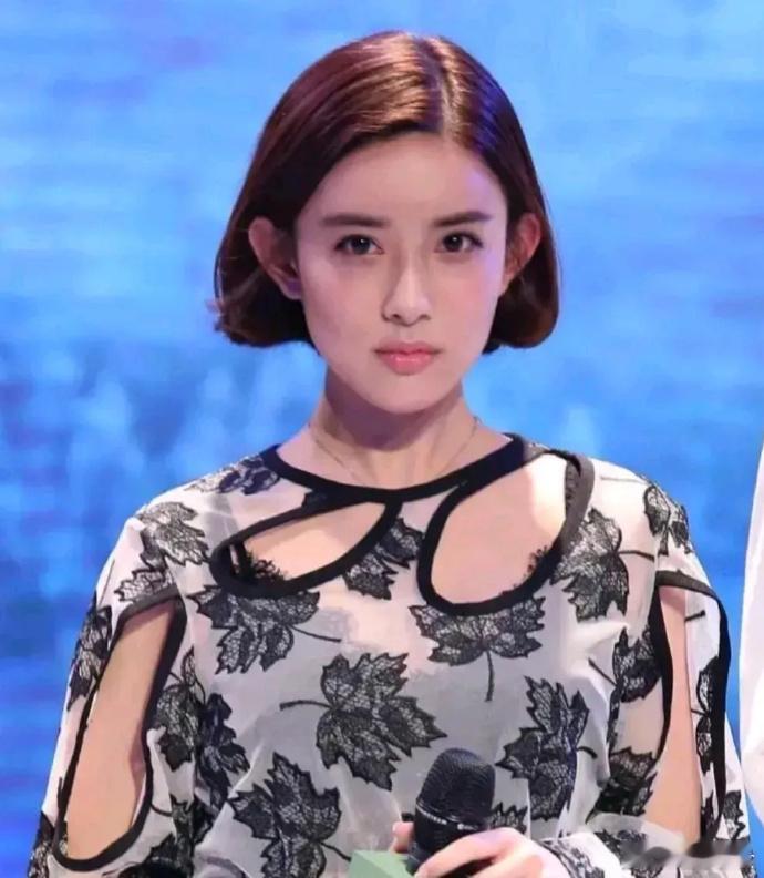 孟子义刚出道时，她没整容啊！怎么好多人都说她整容了呢​​​
