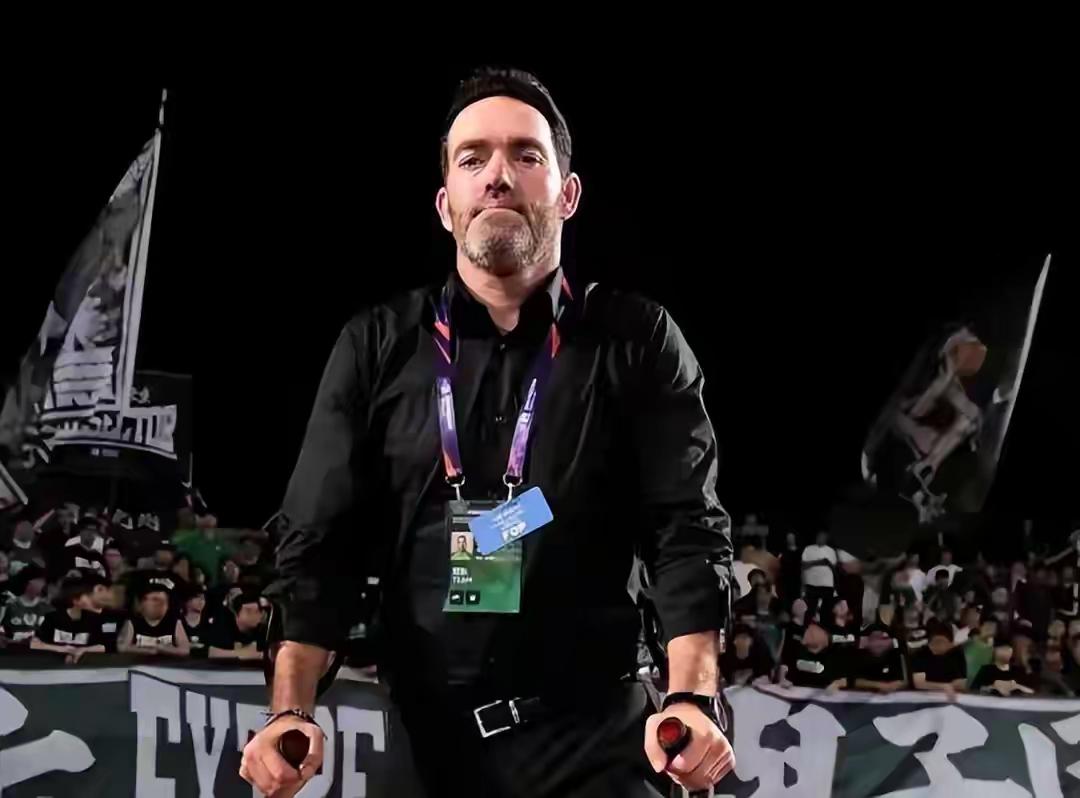 沪媒解读：五选一，武汉三镇为何中意苏亚雷斯！据《东方体育日报》消息，武汉三镇是