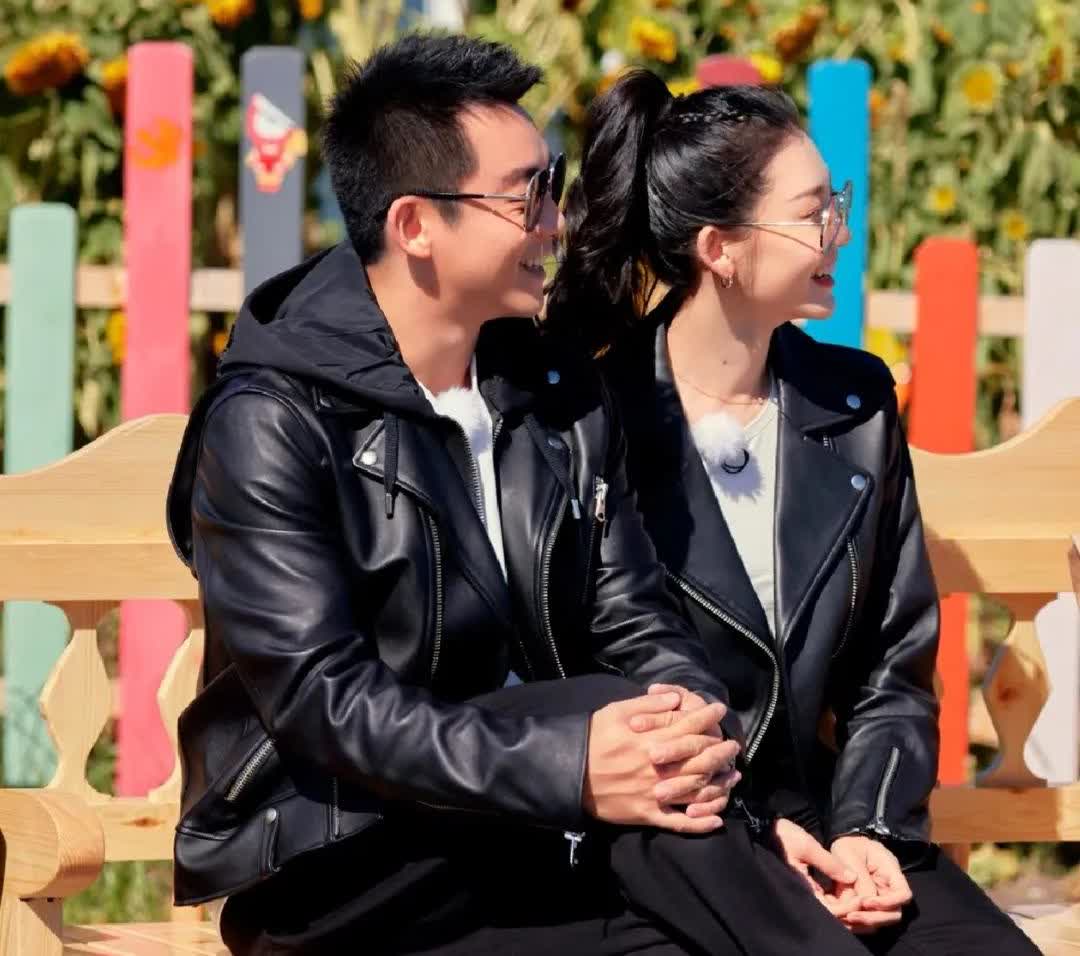 今天看到一个网友说：感觉郑恺早晚会和苗苗离婚的，她们是过不长的，主要是两个人太不