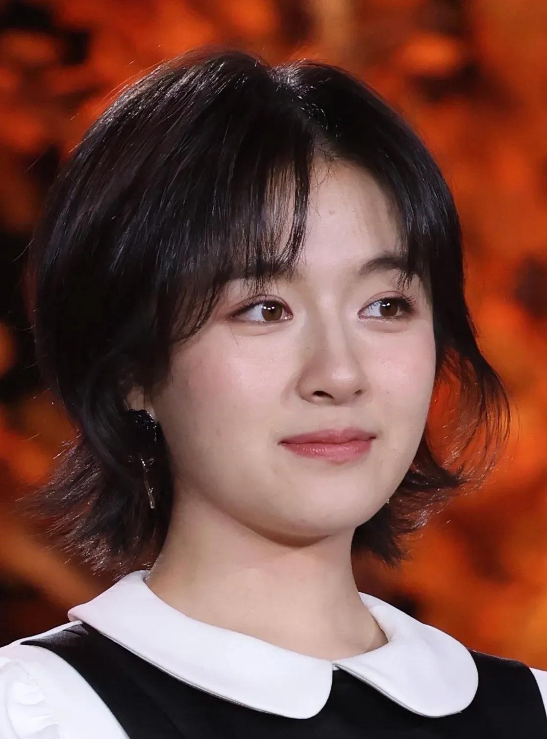 她真的胖过没丑过，五官太精致了。#微胖肉脸女孩#