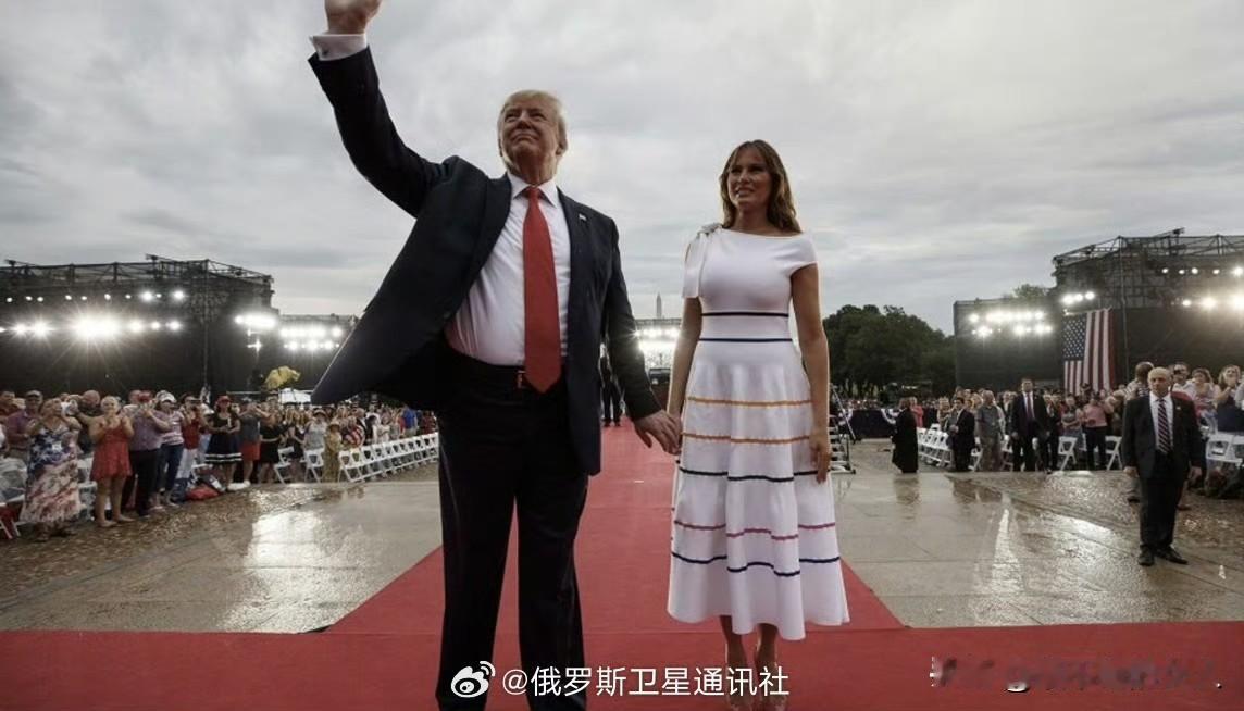 呵呵！真有点意思，特朗普和他媳妇怎么认识的，至今都是个谜呢？[捂脸哭]