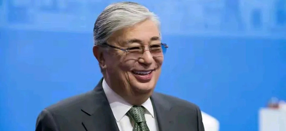 世界真乱套，中国和中亚搞定了大事世界局势就像一锅沸腾的粥