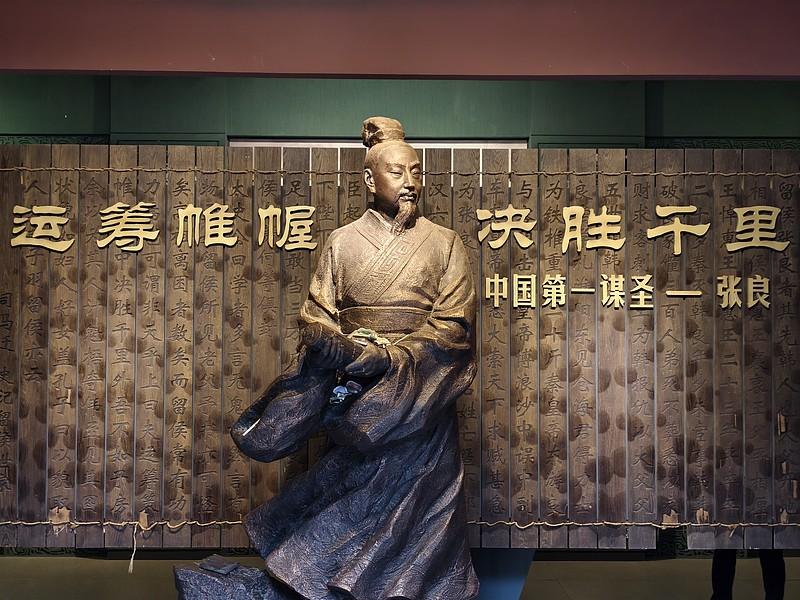 “兴汉三杰“，张良的地位有多高？论张良的地位，别只拿“汉初三杰”