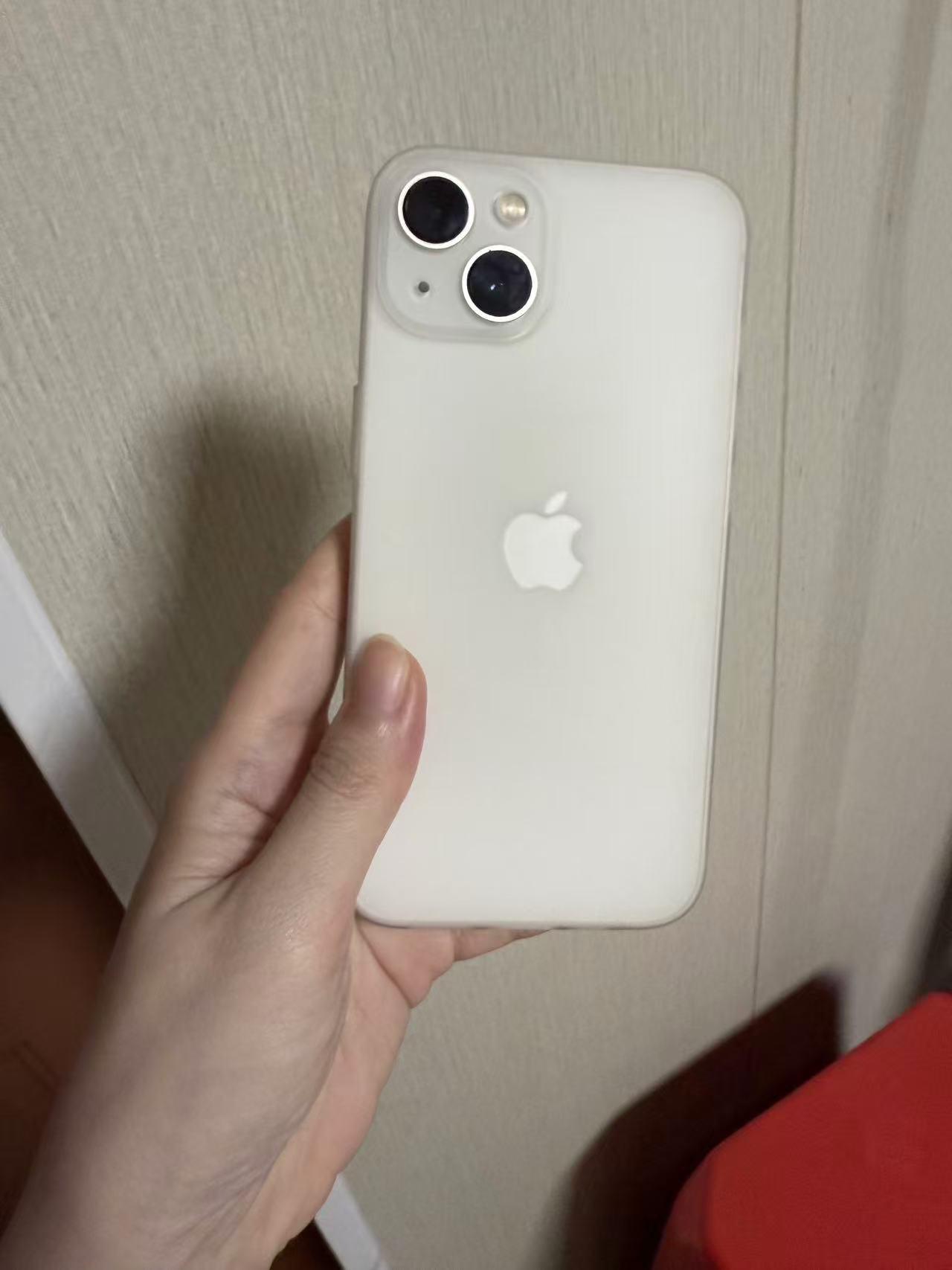 真的有不发黄的手机壳吗？屋里iPhone13又脏了，才用了不到一个月的手机壳