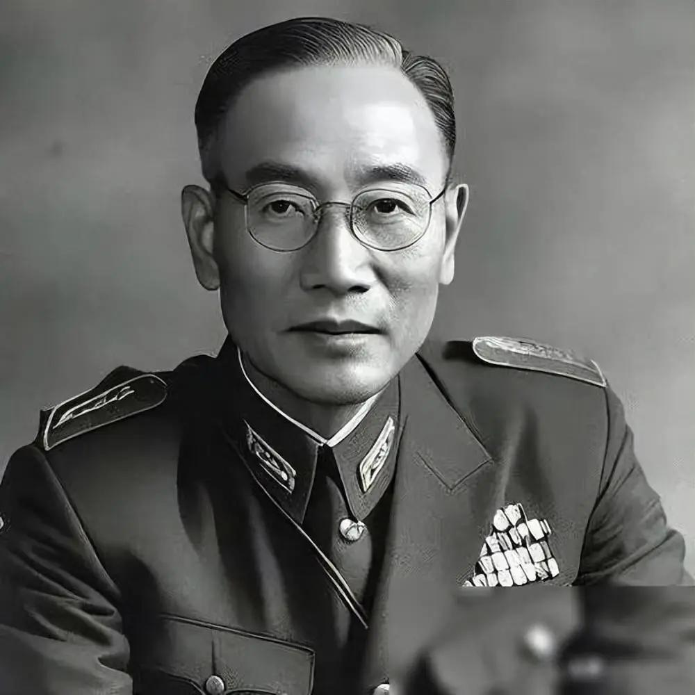 1980年，沈醉去香港探望亲人，见到了已经另嫁他人的前妻。他愣了一下，接着对前妻