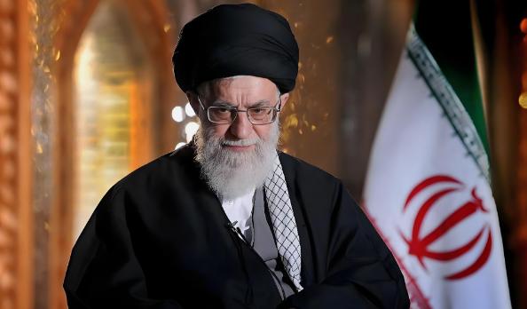 哈梅内伊死了，全世界都在看伊朗。但你可能想不到，最头疼的不是伊朗人，是普京。