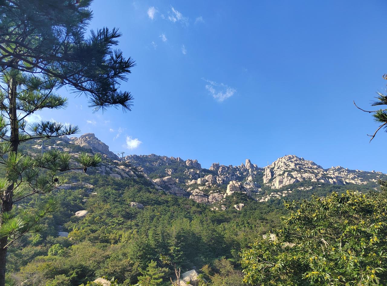 来青岛怎么能不爬崂山呢1️⃣仰口是我最喜欢的一条线，“山海相拥，依山傍海”，山