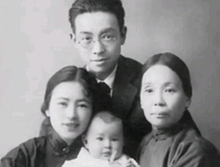 1903年，30岁梁启超和18岁王桂荃行房，两人大汗淋漓，次日梁启超却说：“我提