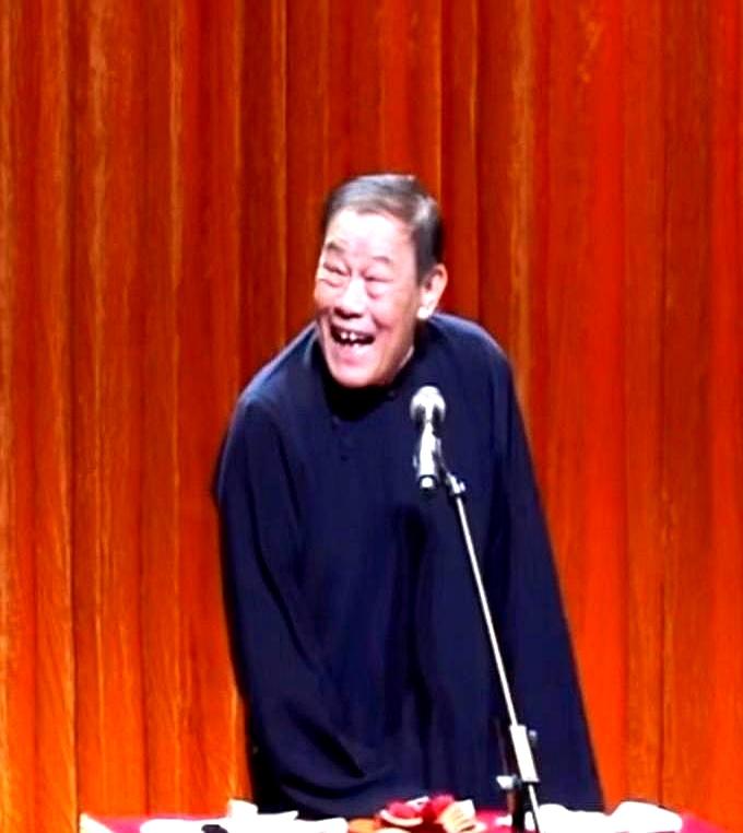 德云社这招实在是高，杨小五整天追着郭德纲编排外号，就盼着能蹭上点热度好卖