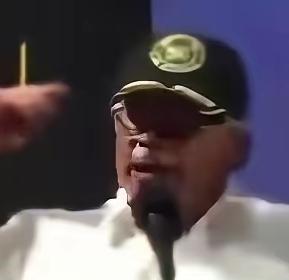 哥伦比亚总统佩特罗正面硬刚特朗普！1月4日，他当着媒体的面放话：“想把我送进监狱